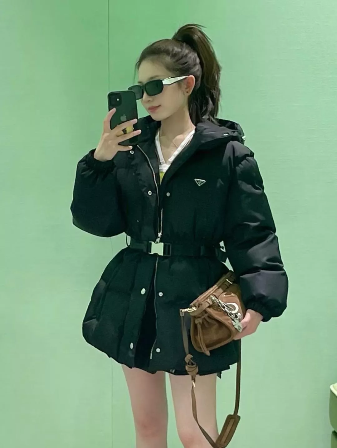 PRADA 冬季黑色收腰羽絨外套（附可拆式腰包）36/38/40
