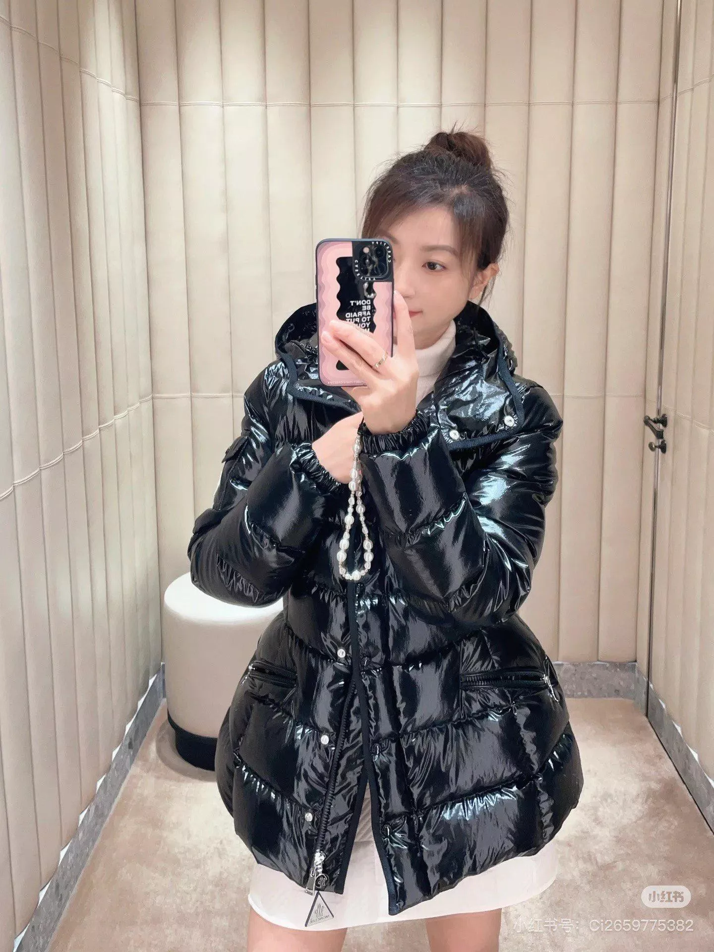 MONCLER Barante羽絨服 黑色 【0/1/2/3碼】收腰小A版光澤羽絨外套・三色可選・冬日輕盈保暖款