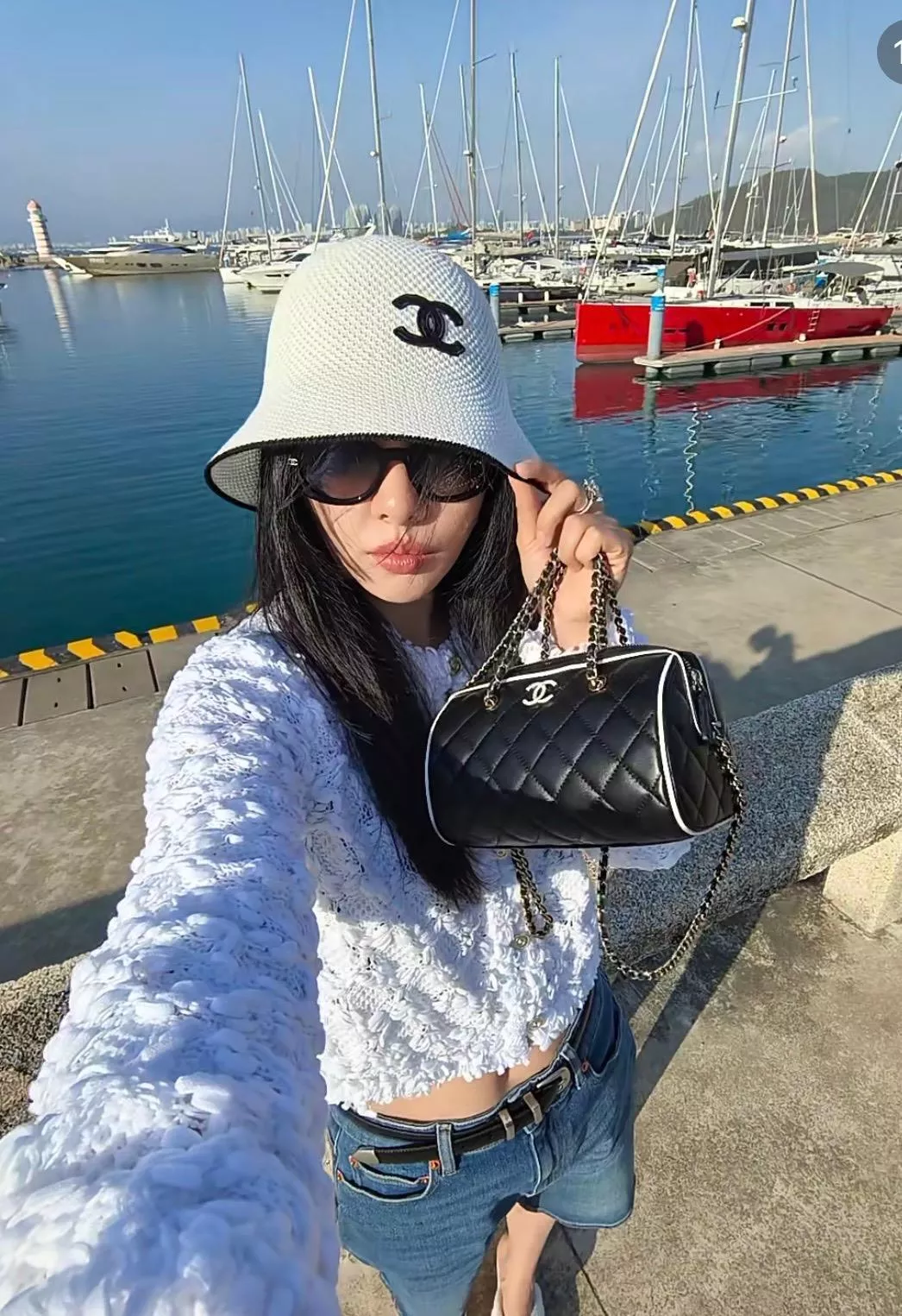 Chanel 25C《網格紋漁夫帽》白色黑邊/黑色白邊 經典雙C立體Logo