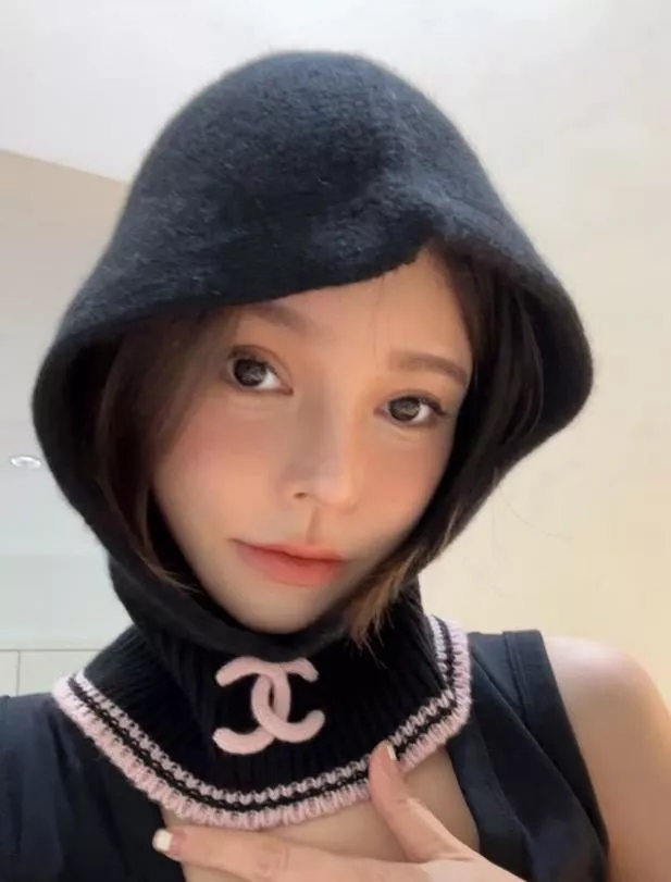 Chanel 25B高訂款・黑粉色 雙用巴拉克拉法羊絨帽