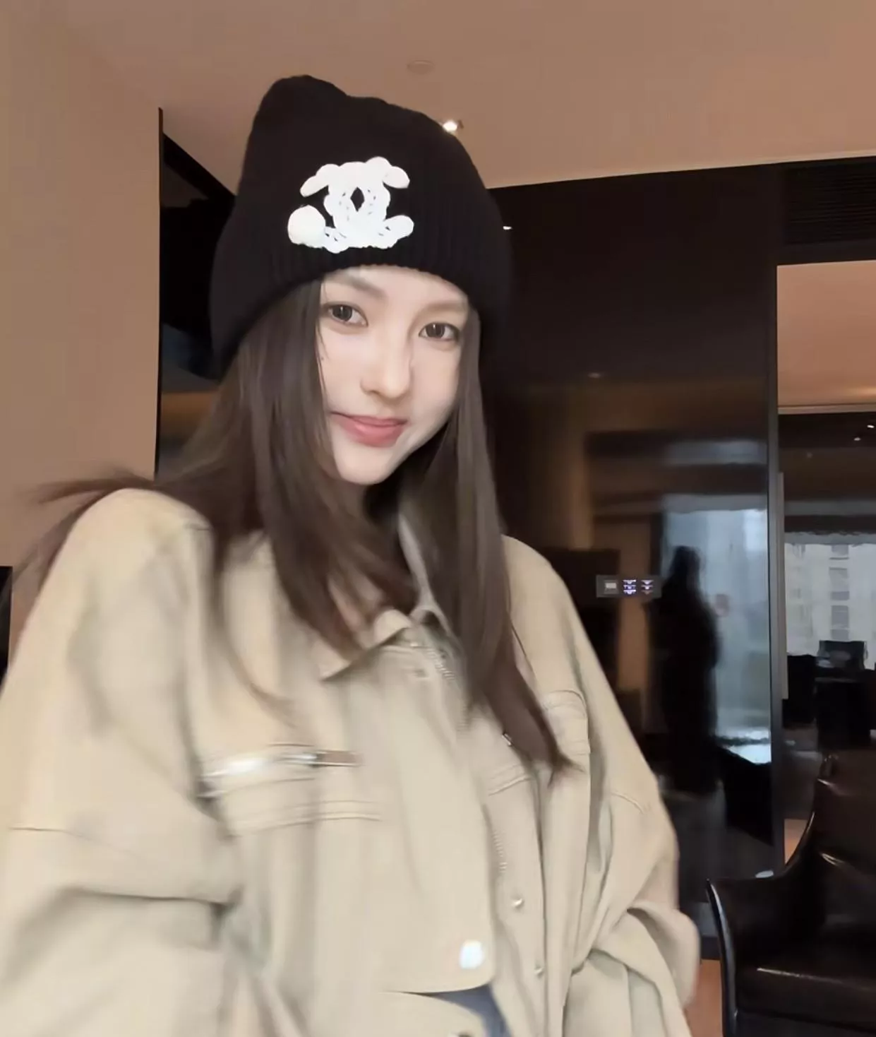 𝐂𝐇A𝐍𝐄𝐋 高級手工坊｜黑色 全山羊絨 菠蘿紋立體花鉤織帽