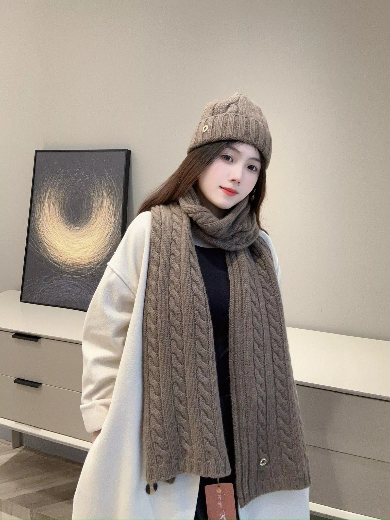 𝐋𝐨𝐫𝐨 𝐏𝐢𝐚𝐧𝐚 • 《Napier針織羊絨套裝毛帽組》咖色 190×30cm 可分開下單
