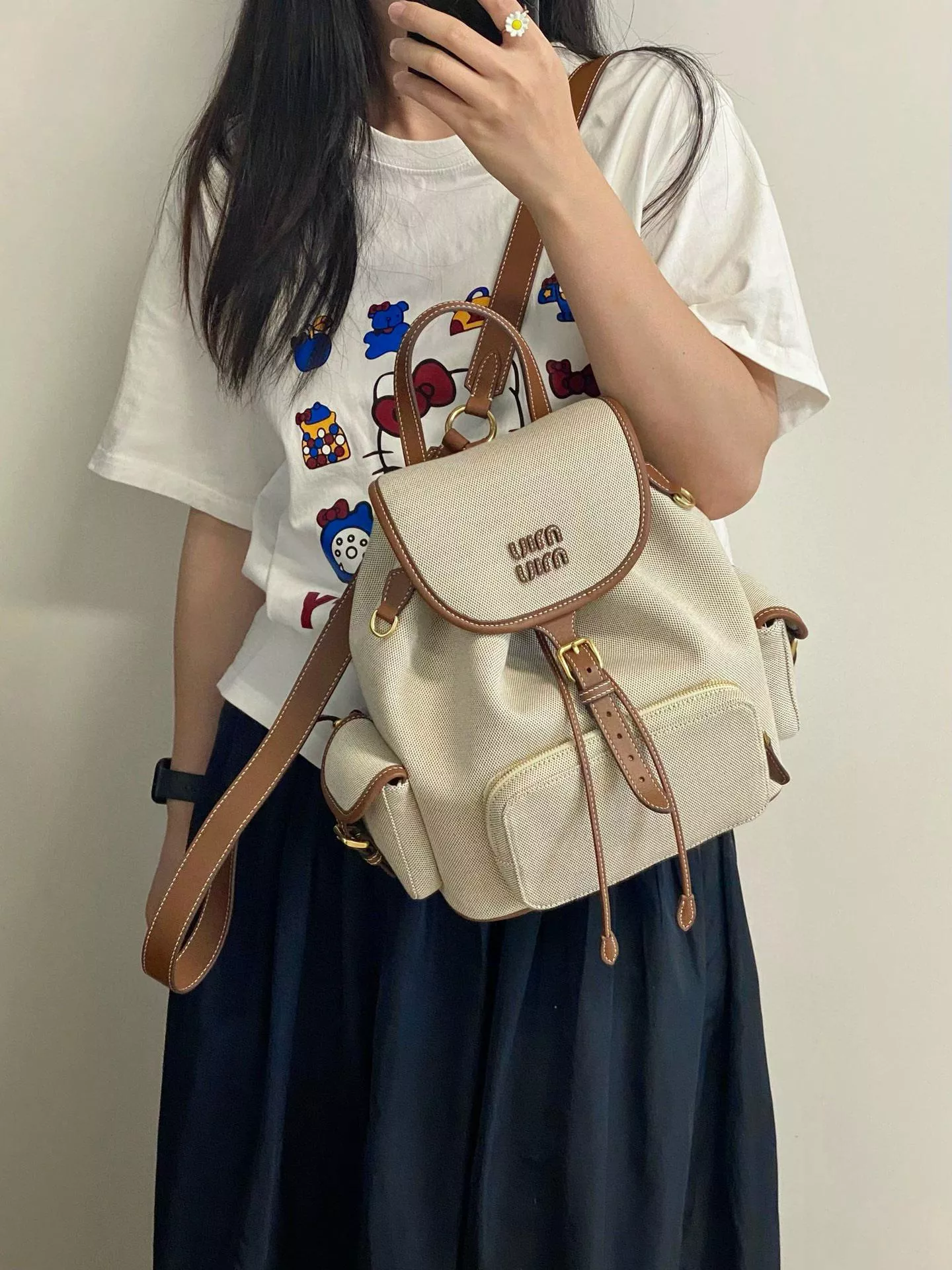 MiuMiu 帆布白 大號帆布雙肩包｜大容量｜25cm輕量耐磨款