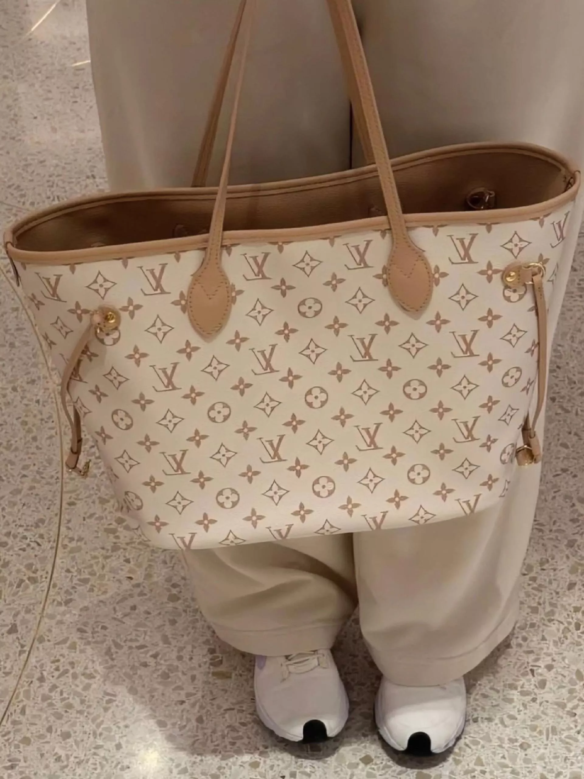 M25665 雙面設計 Neverfull MM 購物袋｜可收納筆電｜內附拉鍊小包｜Monogram經典帆布