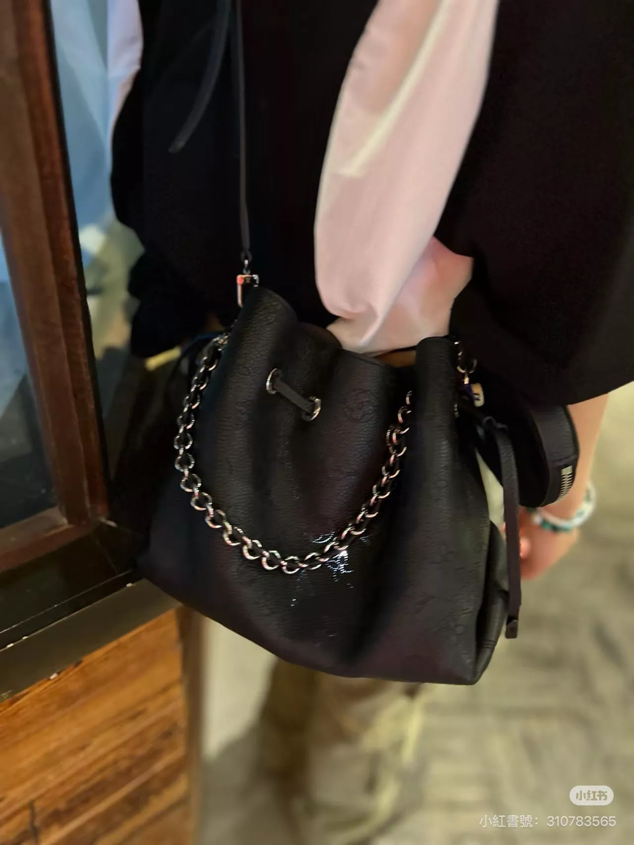 【Bella 水桶包】黑色 M57070／Monogram鏤花穿孔牛皮