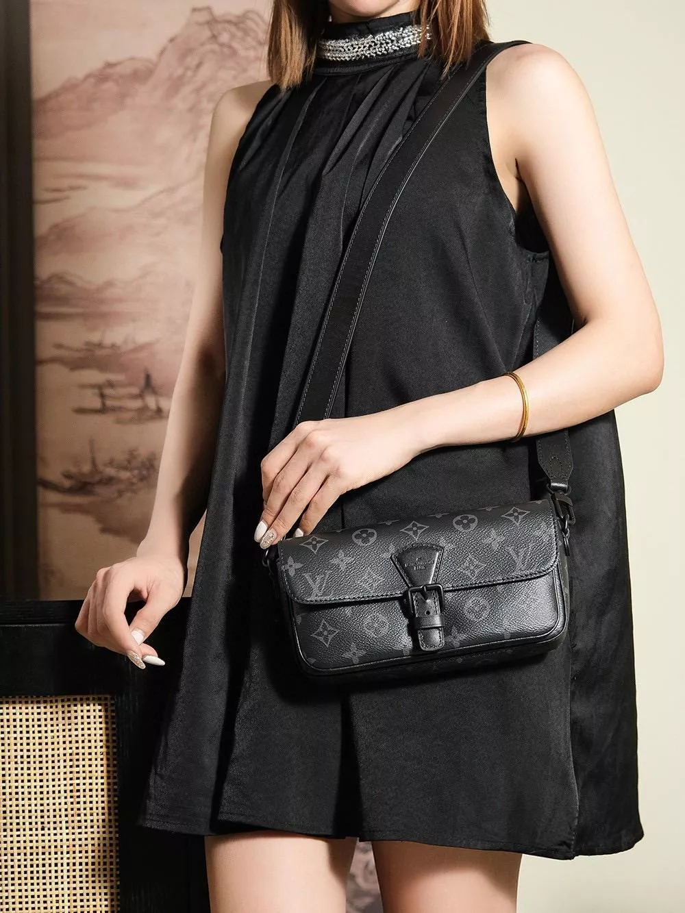 【Montsouris 男士郵差包】M83567／暗黑老花芯片版