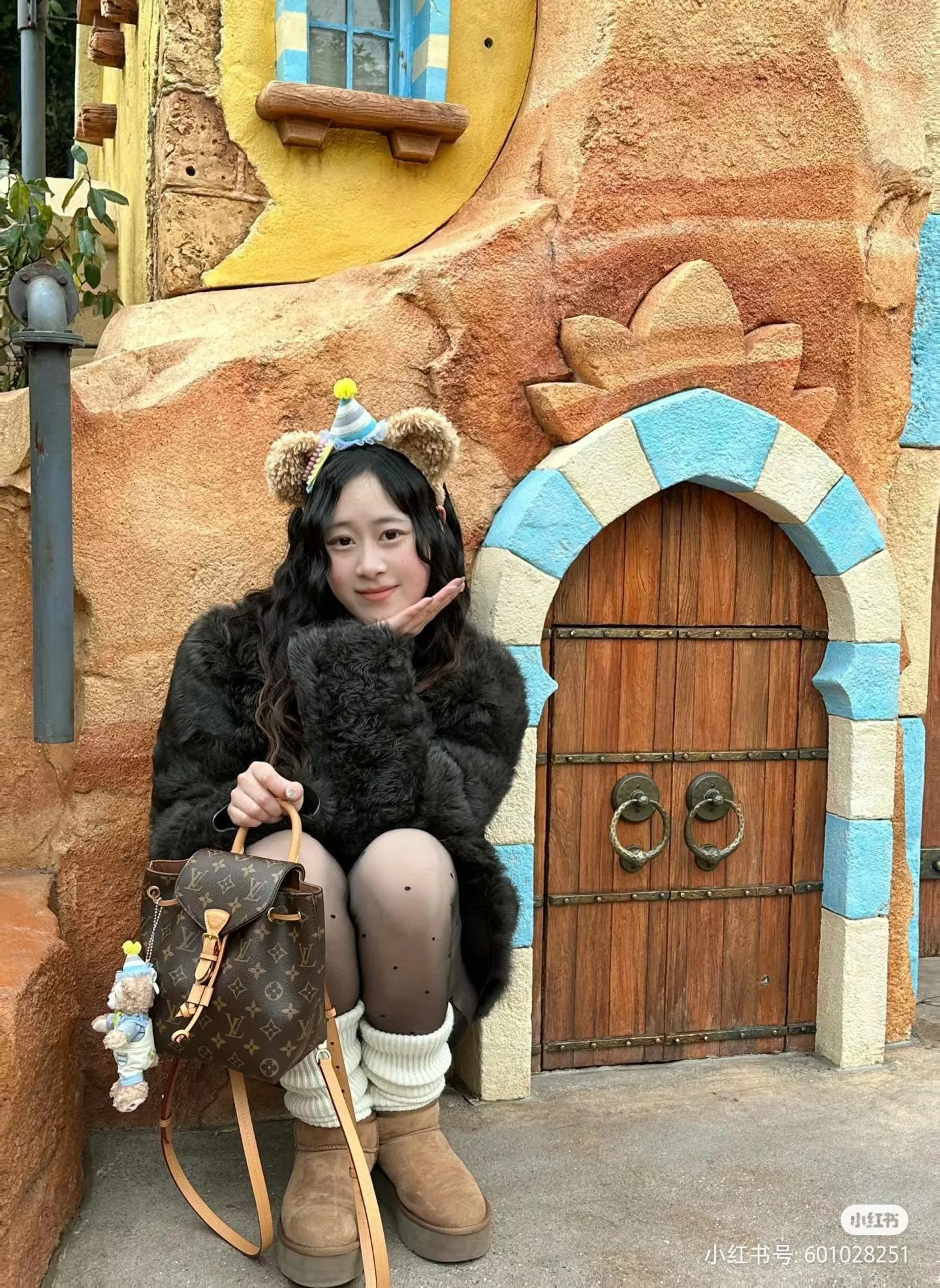 Mini款【Montsouris 雙肩包】M11199／老花款 28*30cm