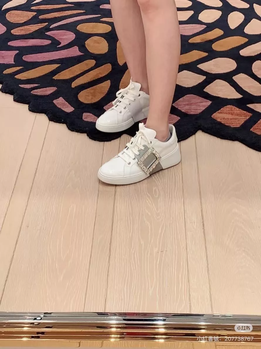 【RV 銀灰色方扣鑽飾小白鞋】Viv' Skate 皮革運動休閒鞋／女款35–39