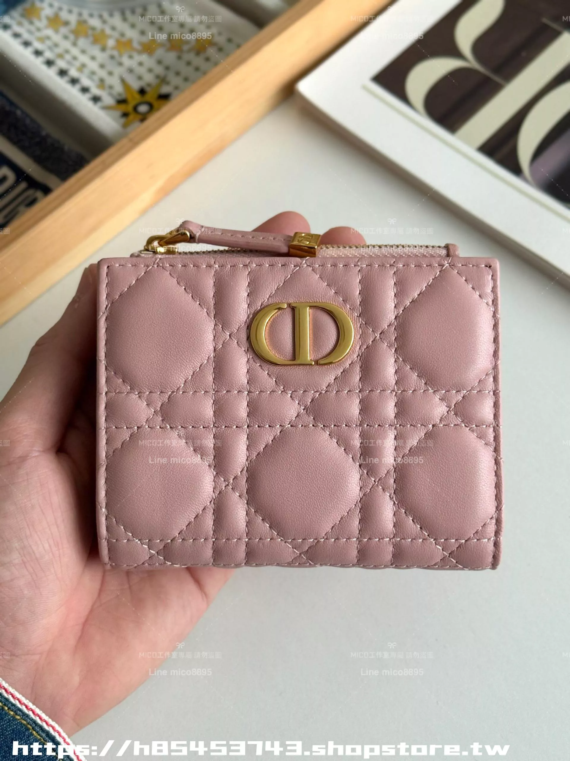 粉色 30 Montaigne Dahlia 全皮短夾 真皮（11.5*9cm）