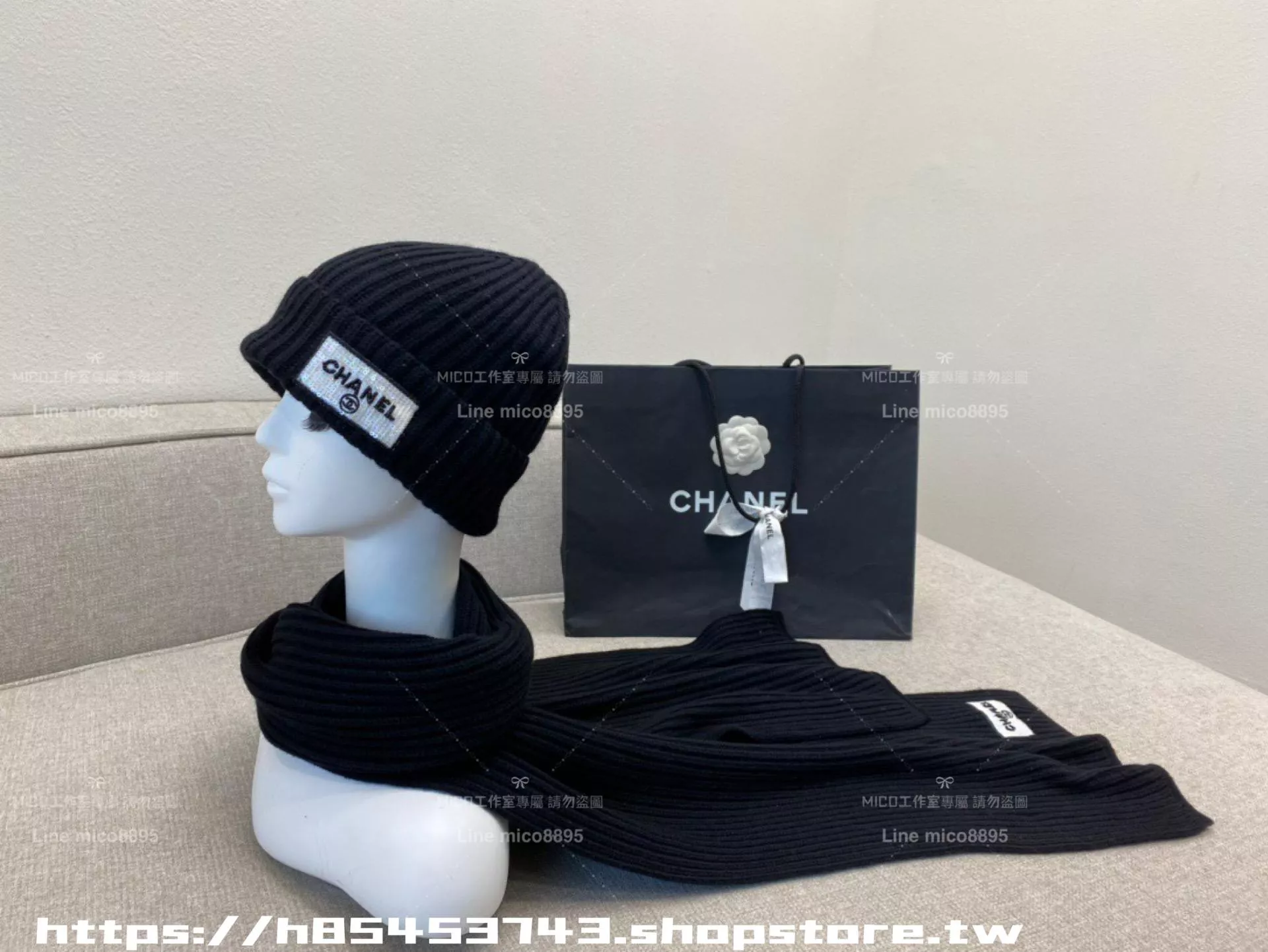 CHANEL 23K 小Logo羊絨冷帽＋針織圍巾套組・黑色純羊絨系列｜帽圍一體款