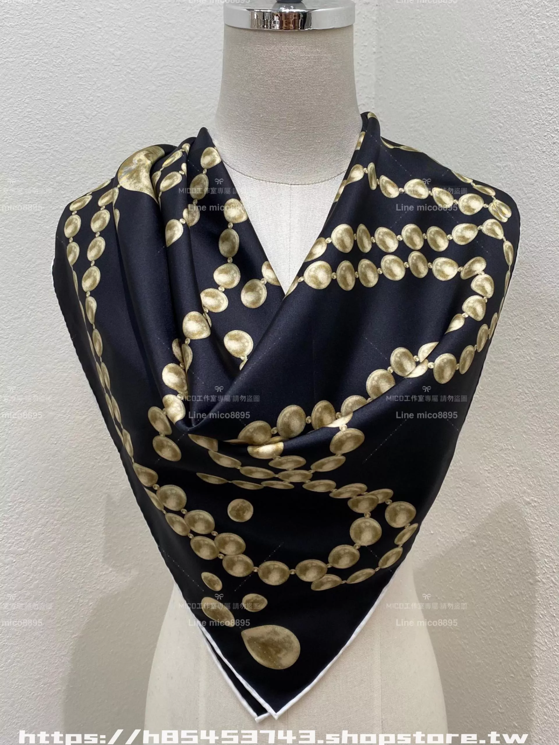 25K 漸變珍珠絲巾・黑金漸層雙C鏈條圖案｜90×90cm