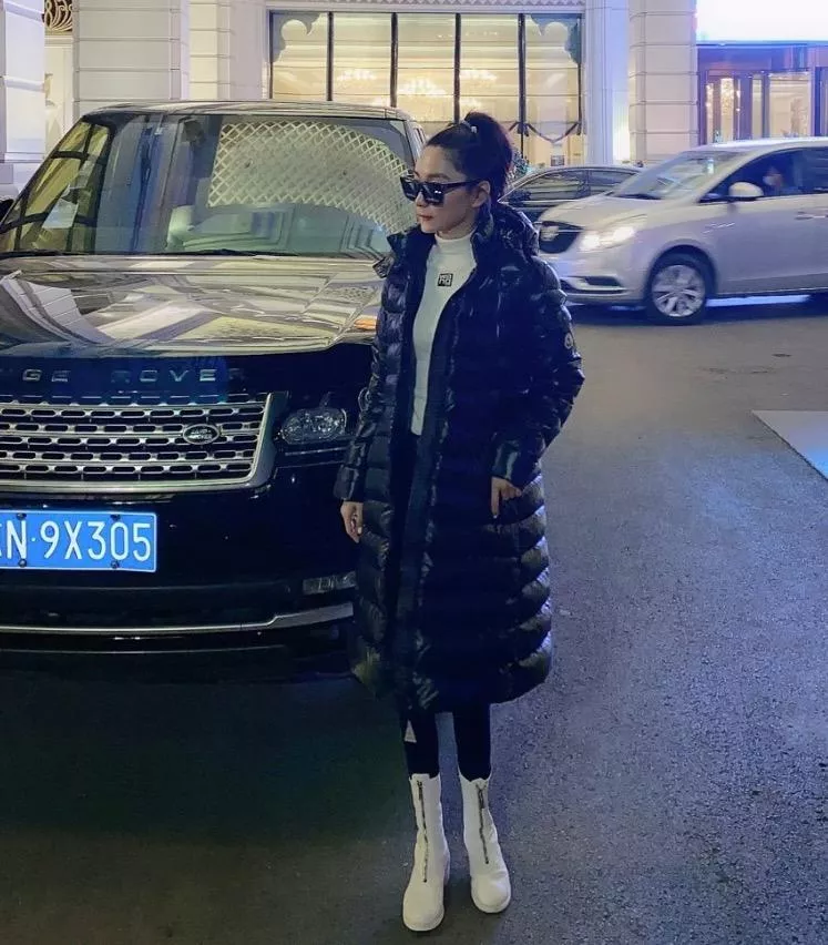 Moncler 女版 Moka 經典長版羽絨服／黑色／1-4碼