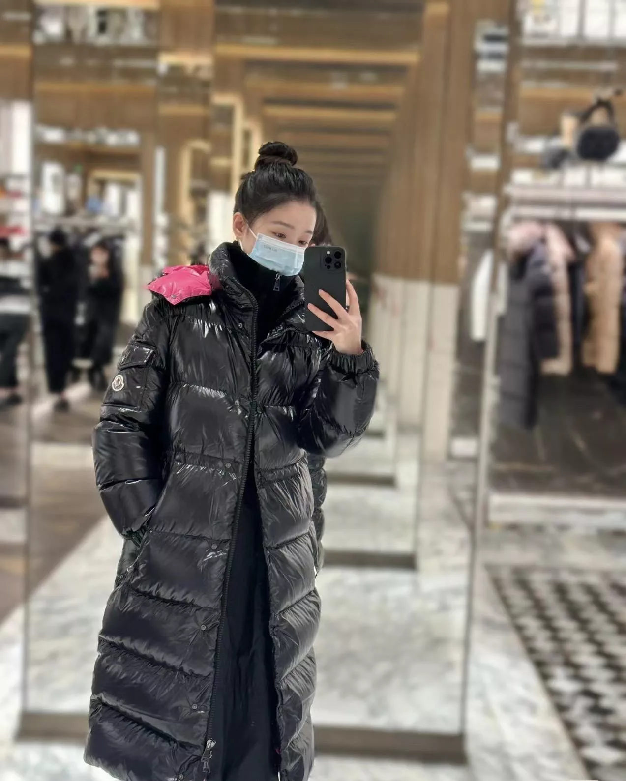 Moncler 女款 頂級定製｜黑x玫粉 Cavettaz 經典收腰長版羽絨外套（0／1／2碼）