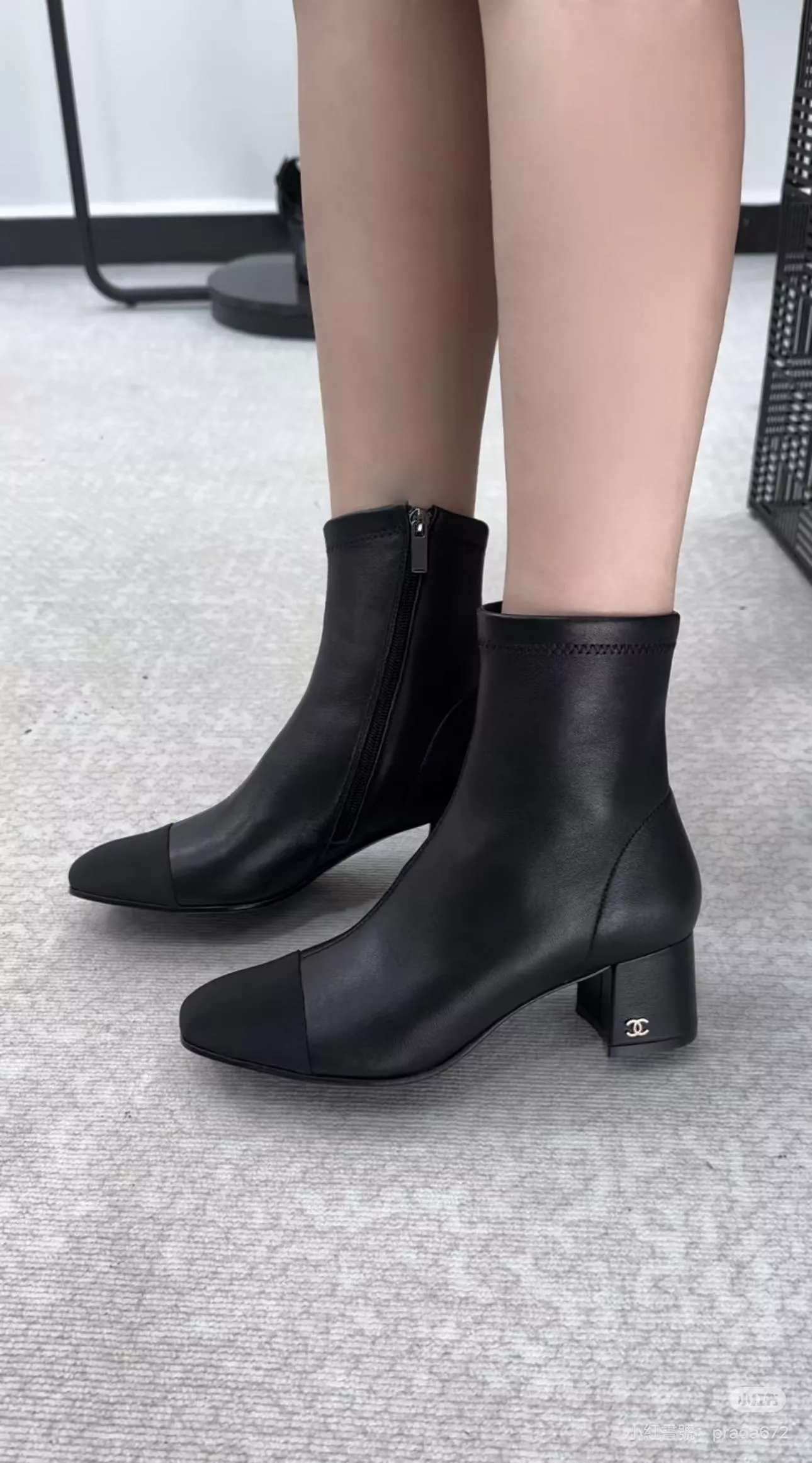 Chanel｜真皮黑色拼接裸靴『雙C粗跟彈力短靴』5cm跟高・優雅百搭款