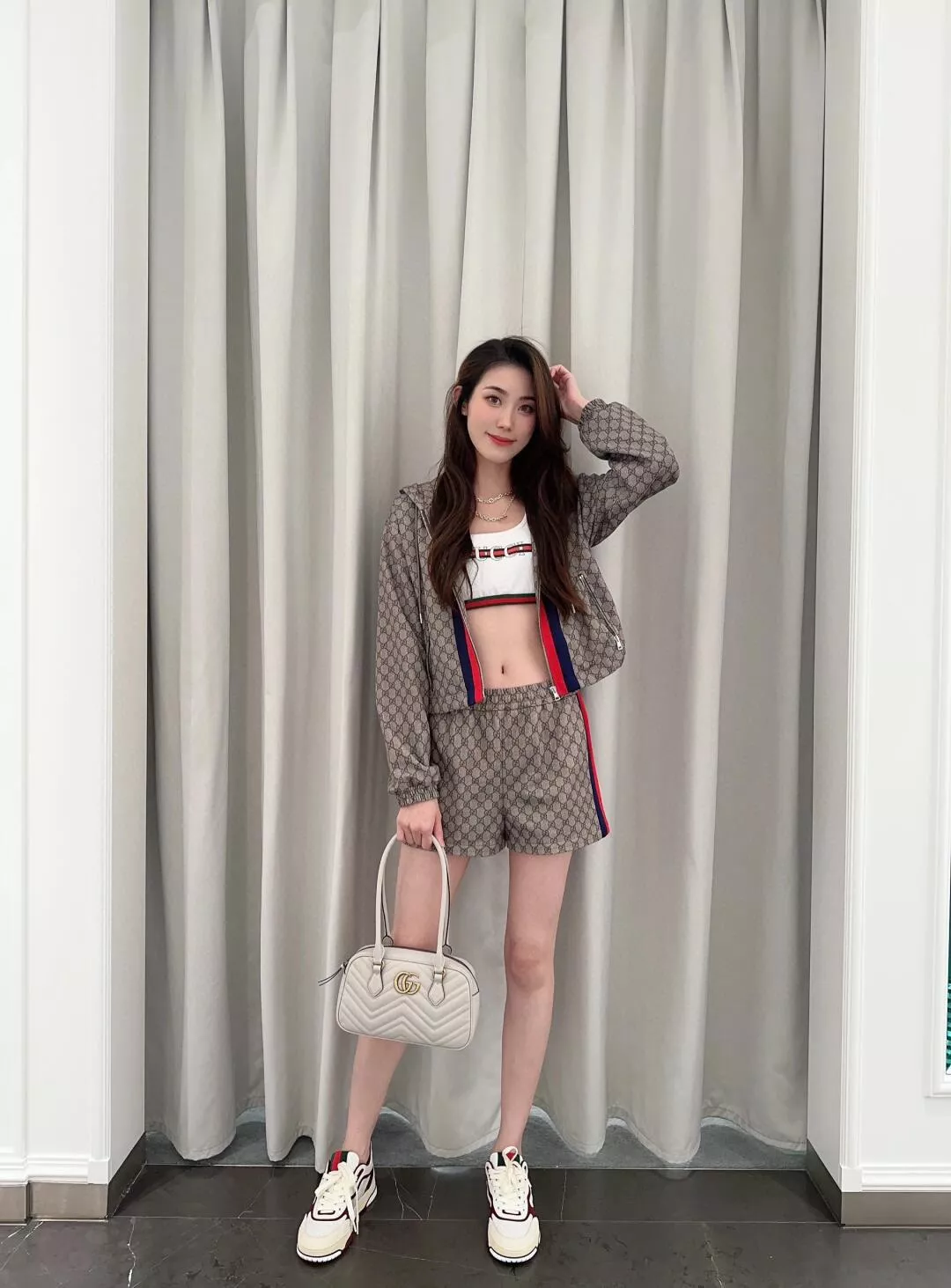 GUCCI｜Marmont 小號保齡球包・淺灰V紋皮革款 型號；795199