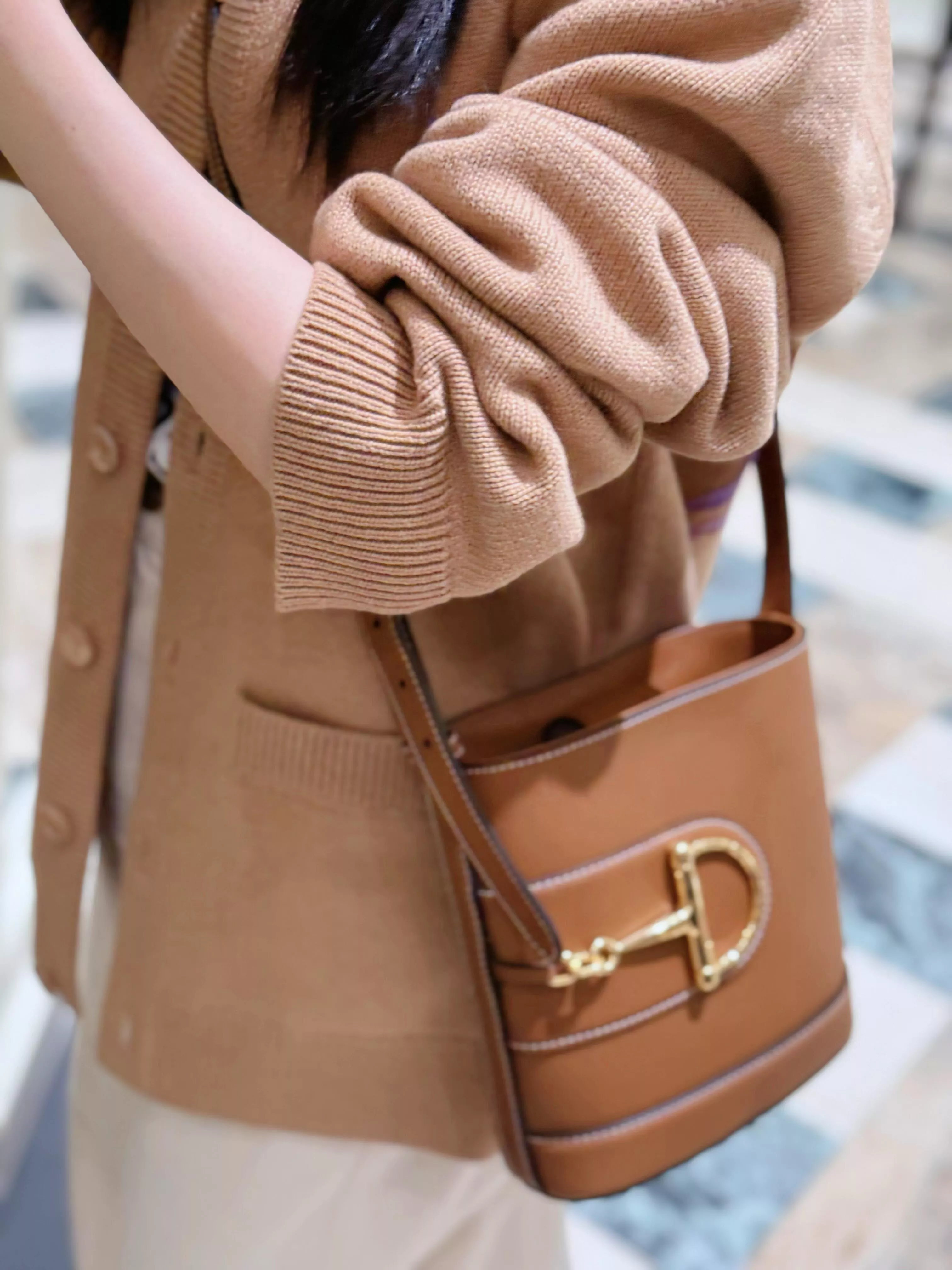 GUCCI｜｜焦糖棕 73系列迷你水桶包（型號 833665）18.5cm