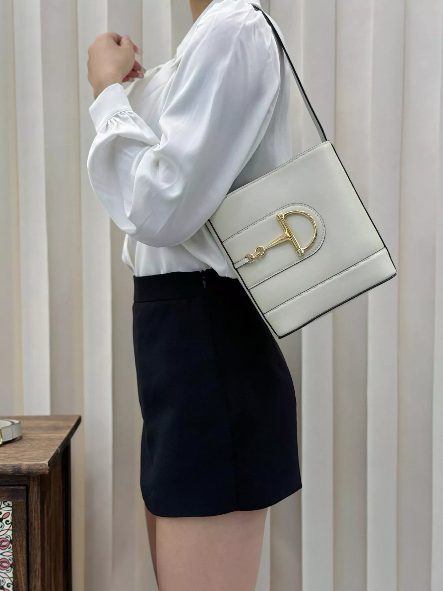 GUCCI｜｜奶油白 73系列迷你水桶包（型號 833665）18.5cm