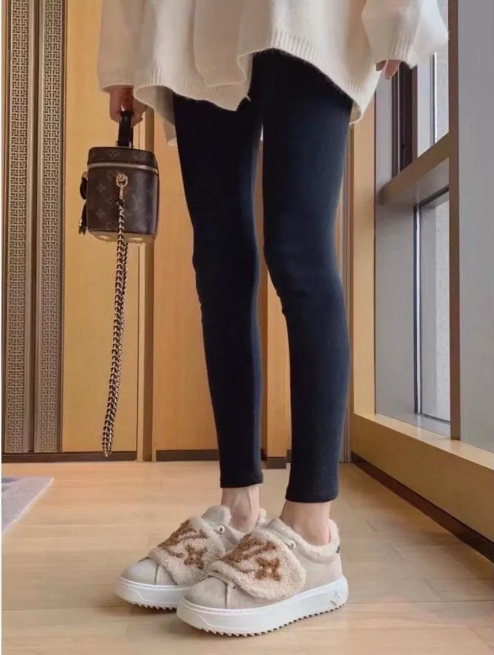 秋冬限定款｜米色 Time Out 系列羊羔毛休閒鞋（羊毛皮毛一體款）