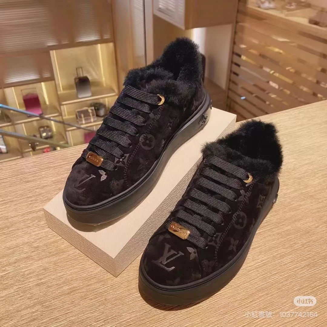 秋冬限定款｜壓紋款/黑色 Time Out 系列羊羔毛休閒鞋（羊毛皮毛一體款）