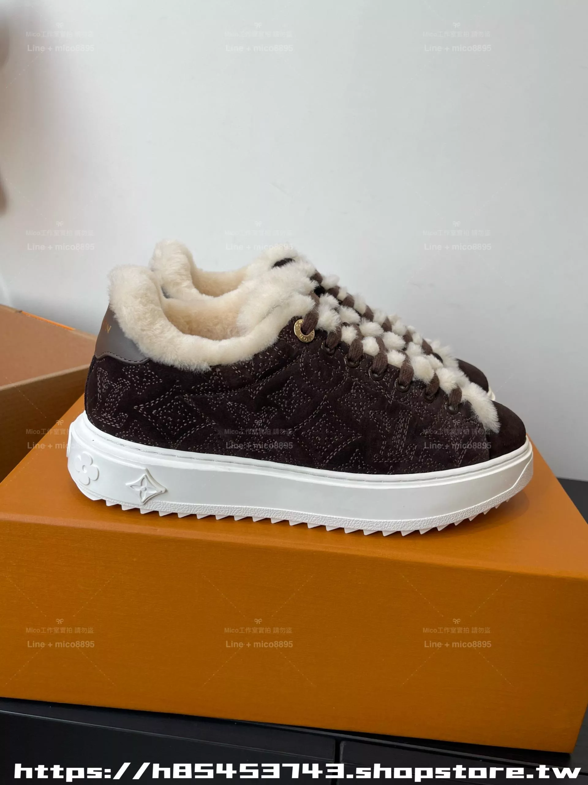 秋冬限定款｜刺繡款/棕色 Time Out 系列羊羔毛休閒鞋（羊毛皮毛一體款）