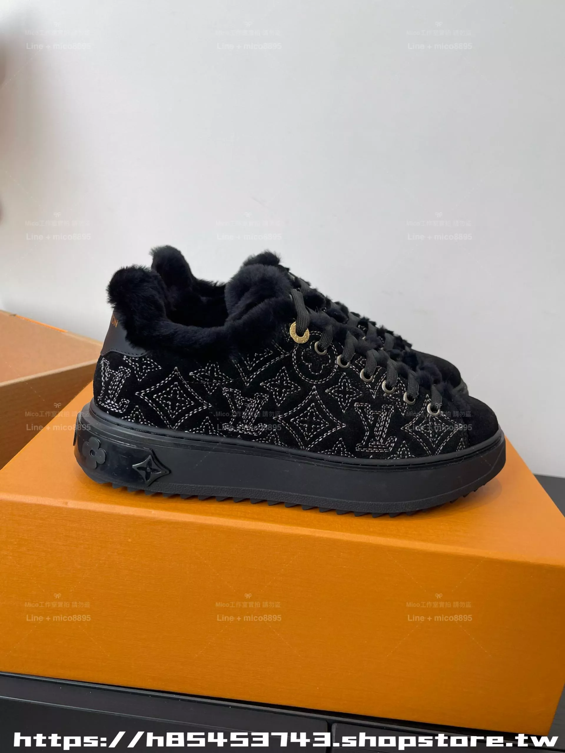 秋冬限定款｜刺繡款/黑色 Time Out 系列羊羔毛休閒鞋（羊毛皮毛一體款）