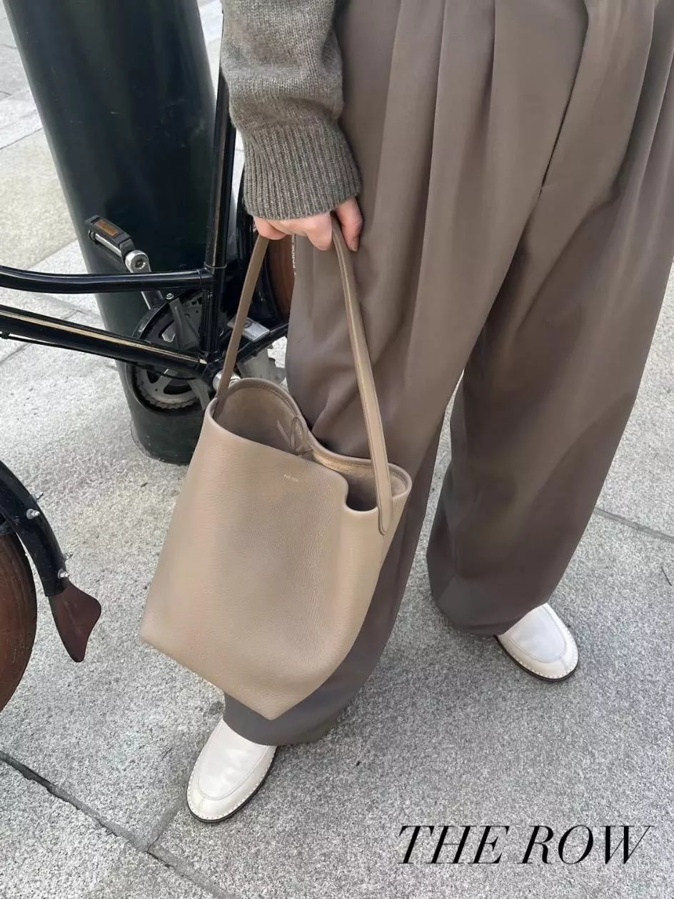 The Row 小羊皮款/奶茶色 Small 小號 N/S Park 皮革托特包 24*22cm