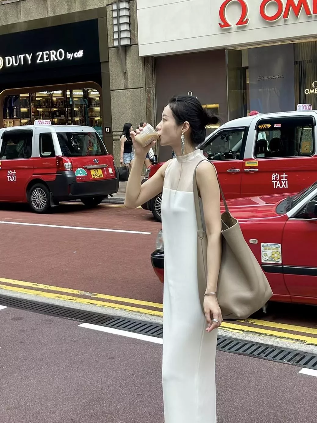 The Row 小羊皮款/奶茶色 大號44*38cm N/S Park 皮革托特包