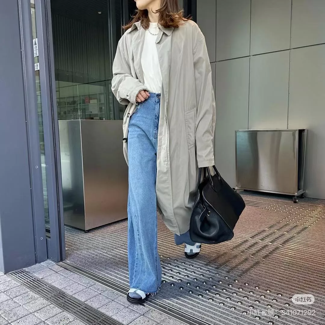 The Row Margaux 17 荔枝紋托特包（黑色）Margaux 17 dark brown saddle leather bag