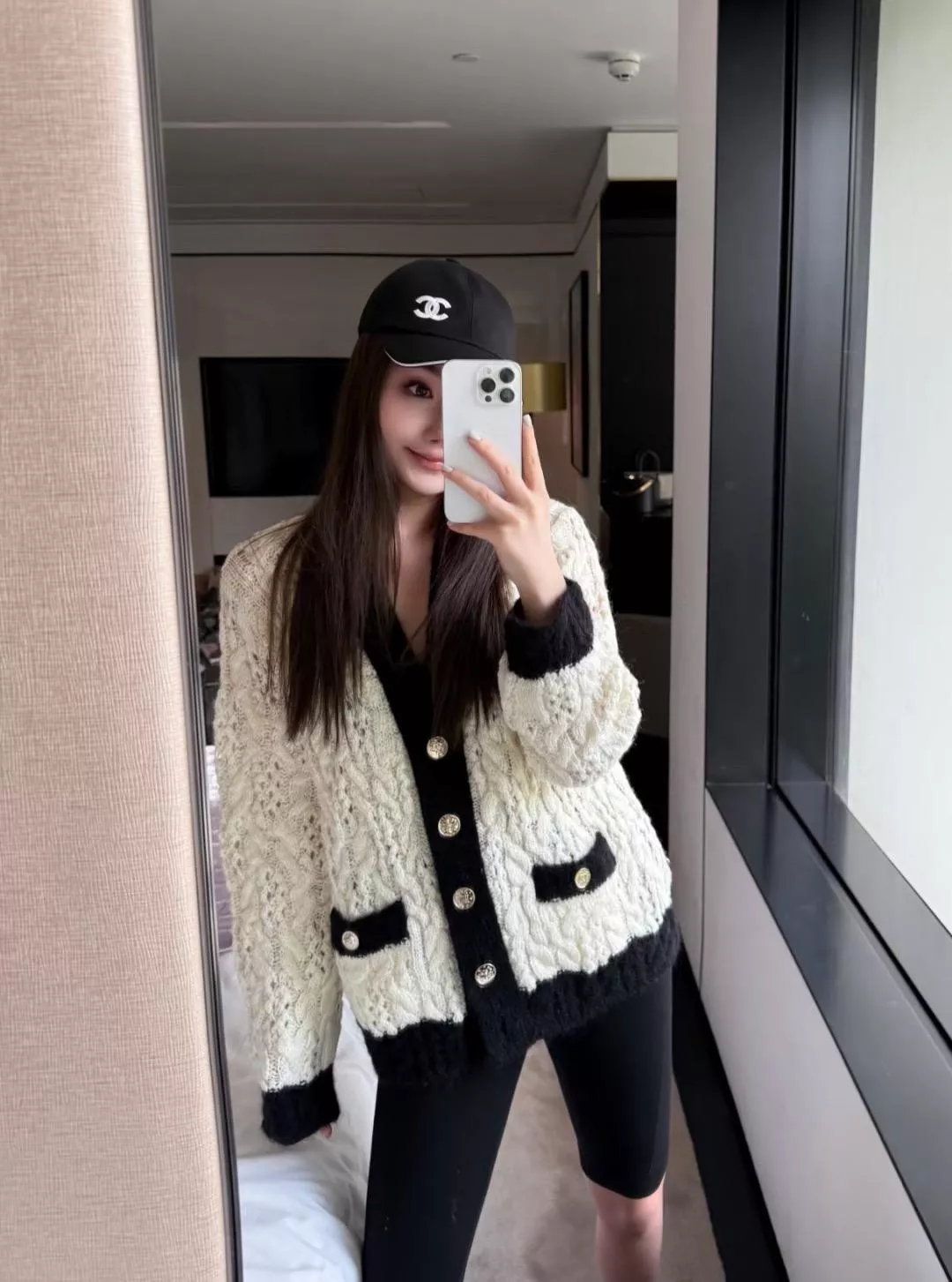 CHANEL 25B （白色）馬海毛口袋針織外套 36/38/40