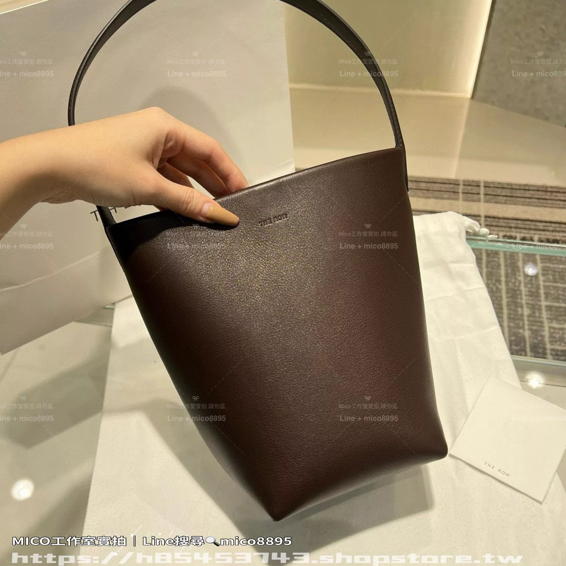 The Row 馬鞍皮款/深巧克力色 Small 小號 N/S Park 皮革托特包 24*22cm