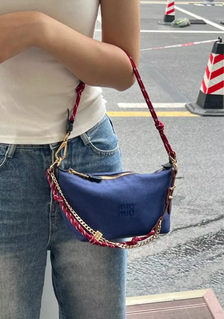 Miu Miu｜5NE841M 華達呢質感飯盒包（靛藍／紫紅）18cm