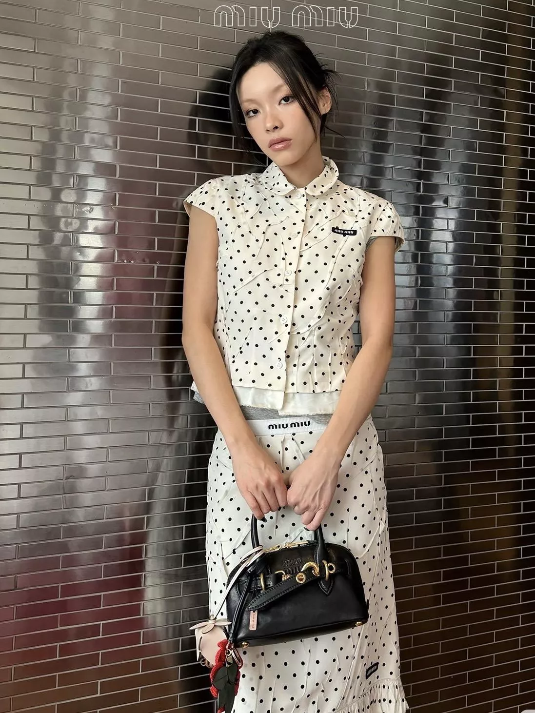 Miu Miu｜AVENture Mini 手袋（黑色）5B090 21cm Aventure mini nappa leather bag