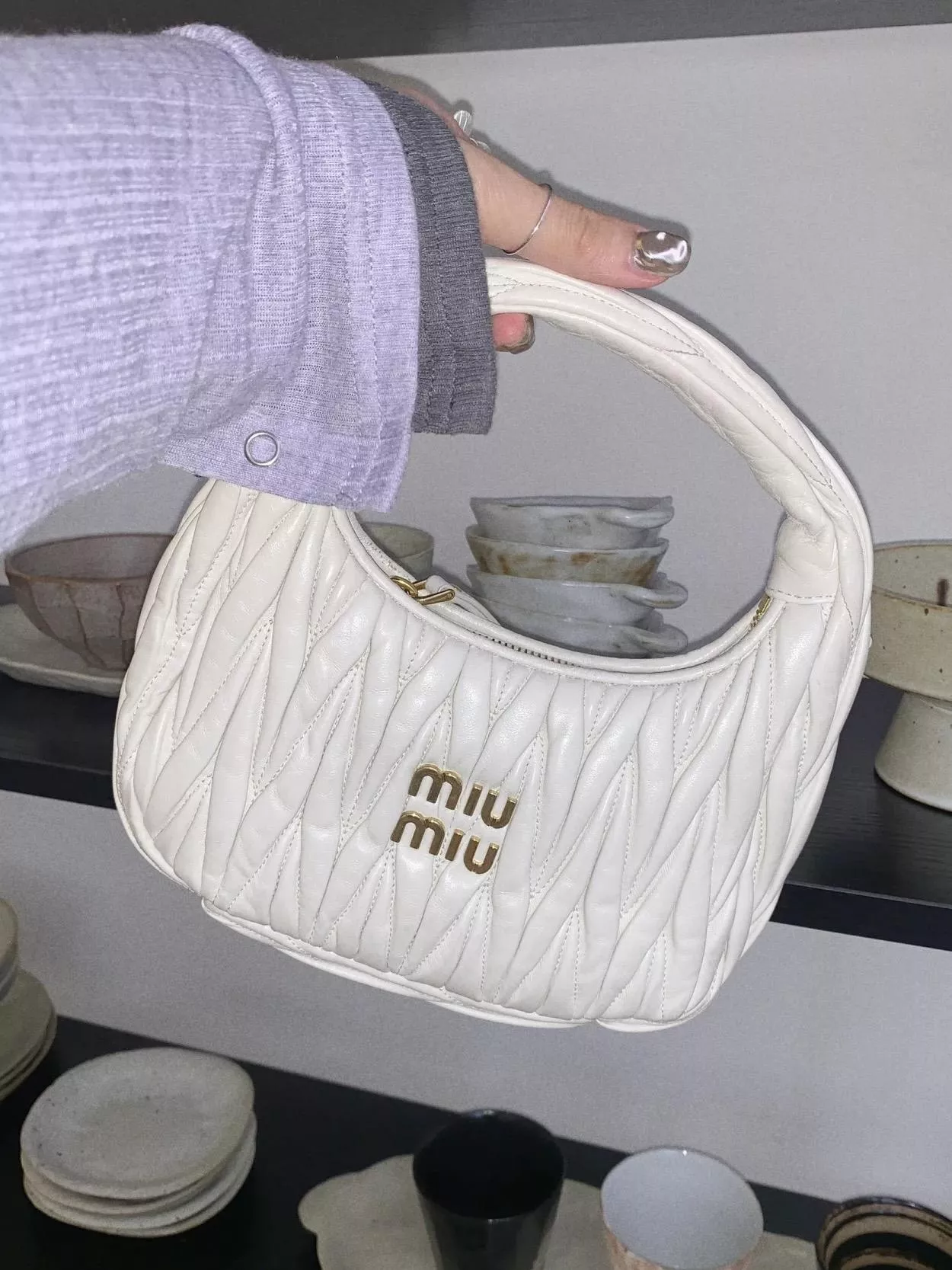 Miu Miu｜（白色） Wander Matelassé 羊皮迷你手提包5BP078