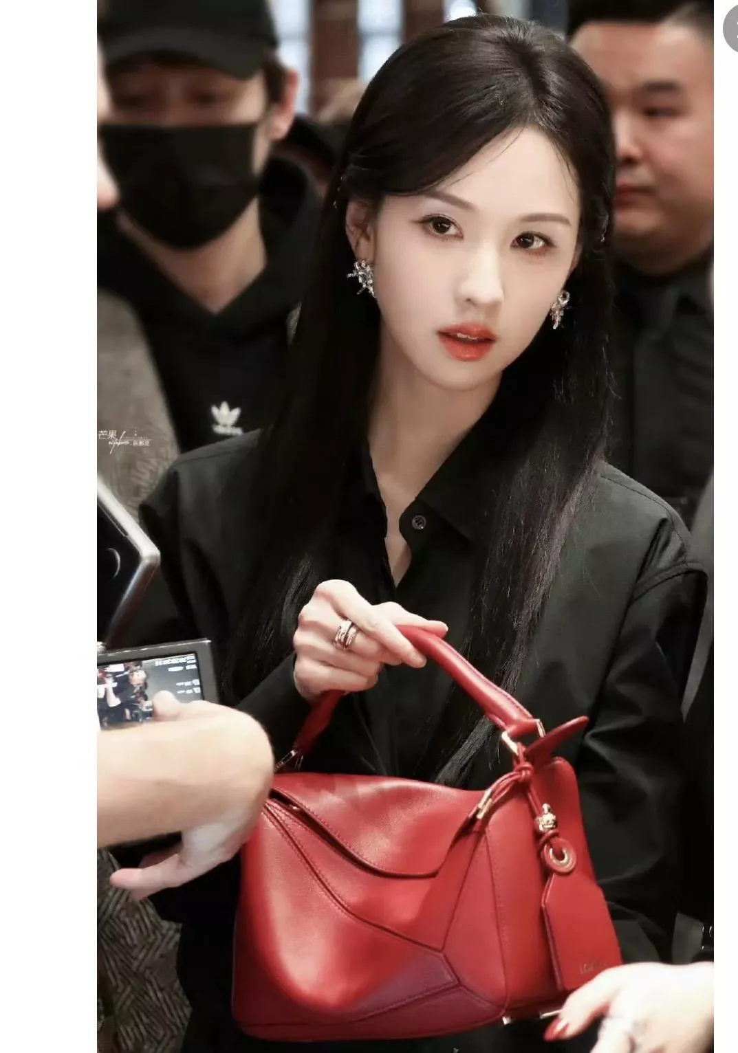 LOEWE｜（納帕羊皮・正紅色） Puzzle Small Featherlight 手袋 24cm