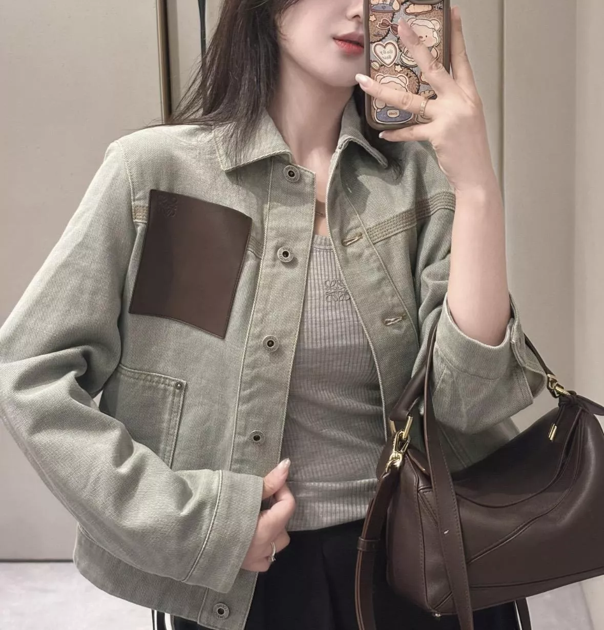 LOEWE｜（納帕羊皮・布朗尼棕） Puzzle Small Featherlight 手袋 24cm