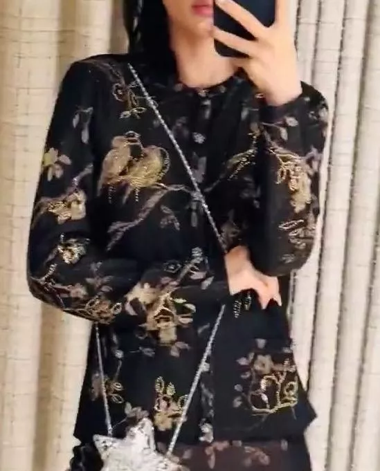 CHANEL 25s 花鳥圖騰金線釘珠開衫・立體提花羊毛針織外套｜36／38／40碼