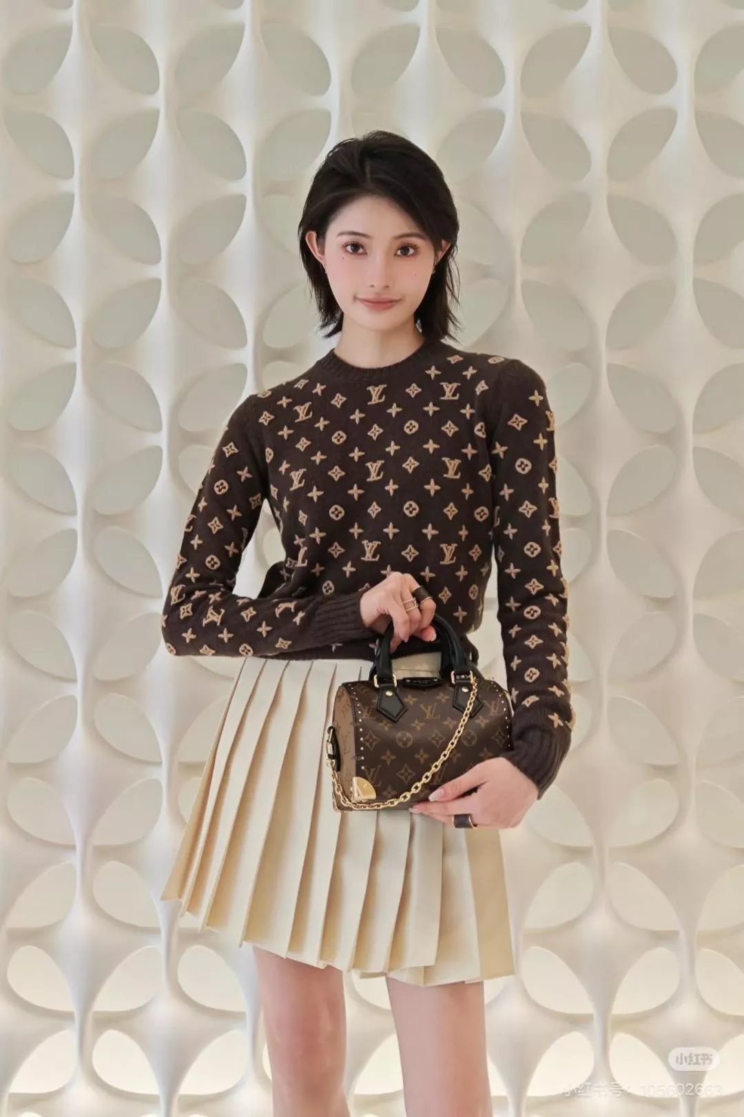 LV 咖色 立體3D紋理刺繡針織衫 上身挺版修飾身形 S/M/L碼