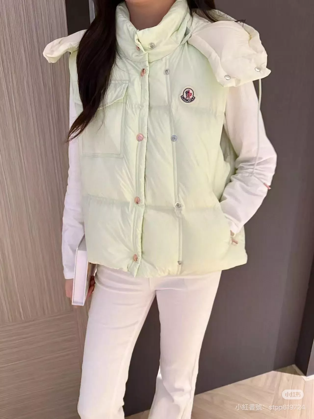 Moncler 淡綠色 Pario 雙排釦短版羽絨馬甲（女款）0-2碼