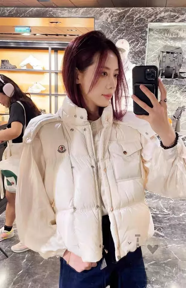 Moncler 白色 Pario 雙排釦短版羽絨馬甲（女款）0-2碼