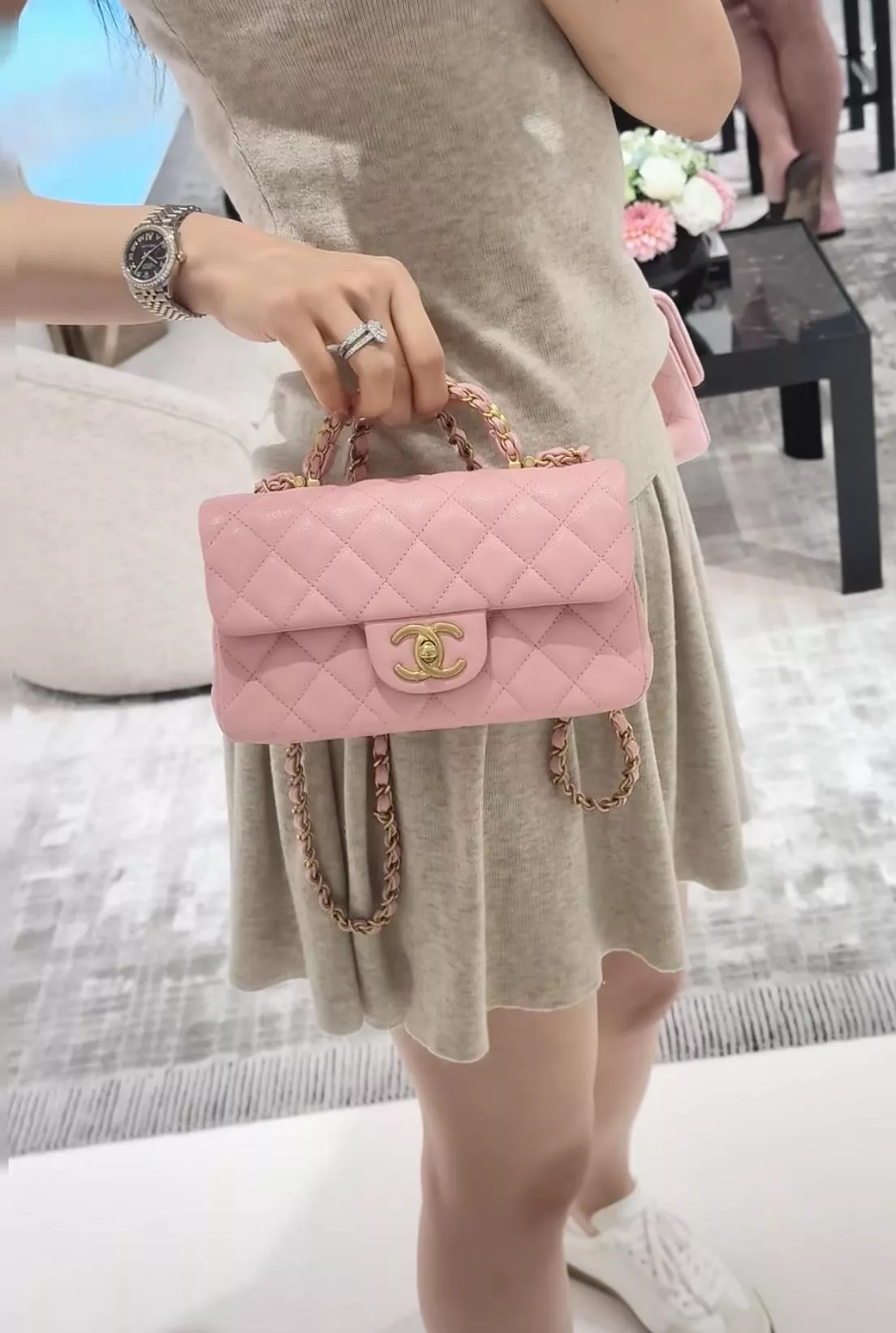 Chanel｜25B 秋冬粉色穿皮手柄 CF 大 Mini（12×20×6.5cm）