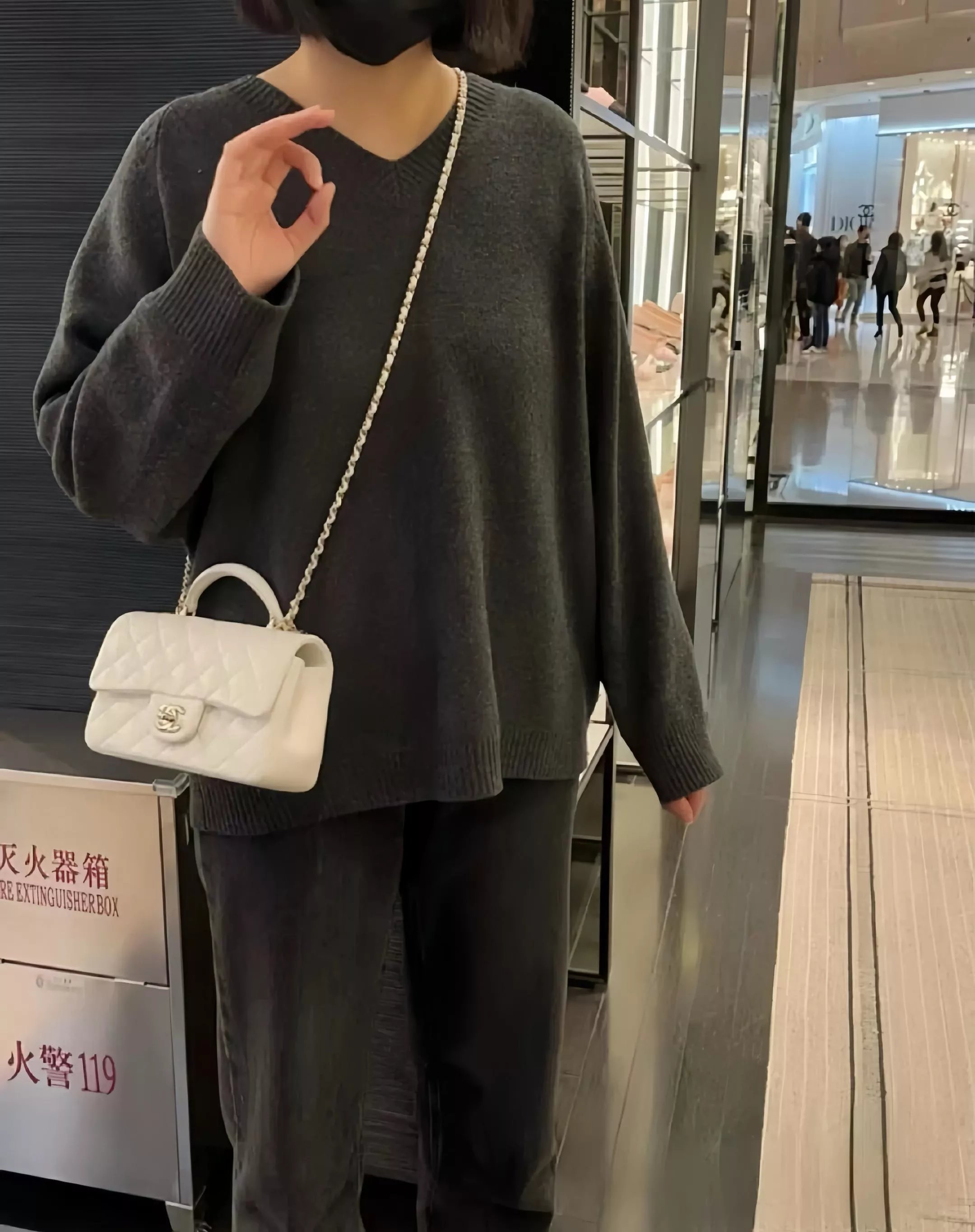 25P 季節色 白色小羊皮 CF 大Mini Handle 手提包（12×20×6cm）