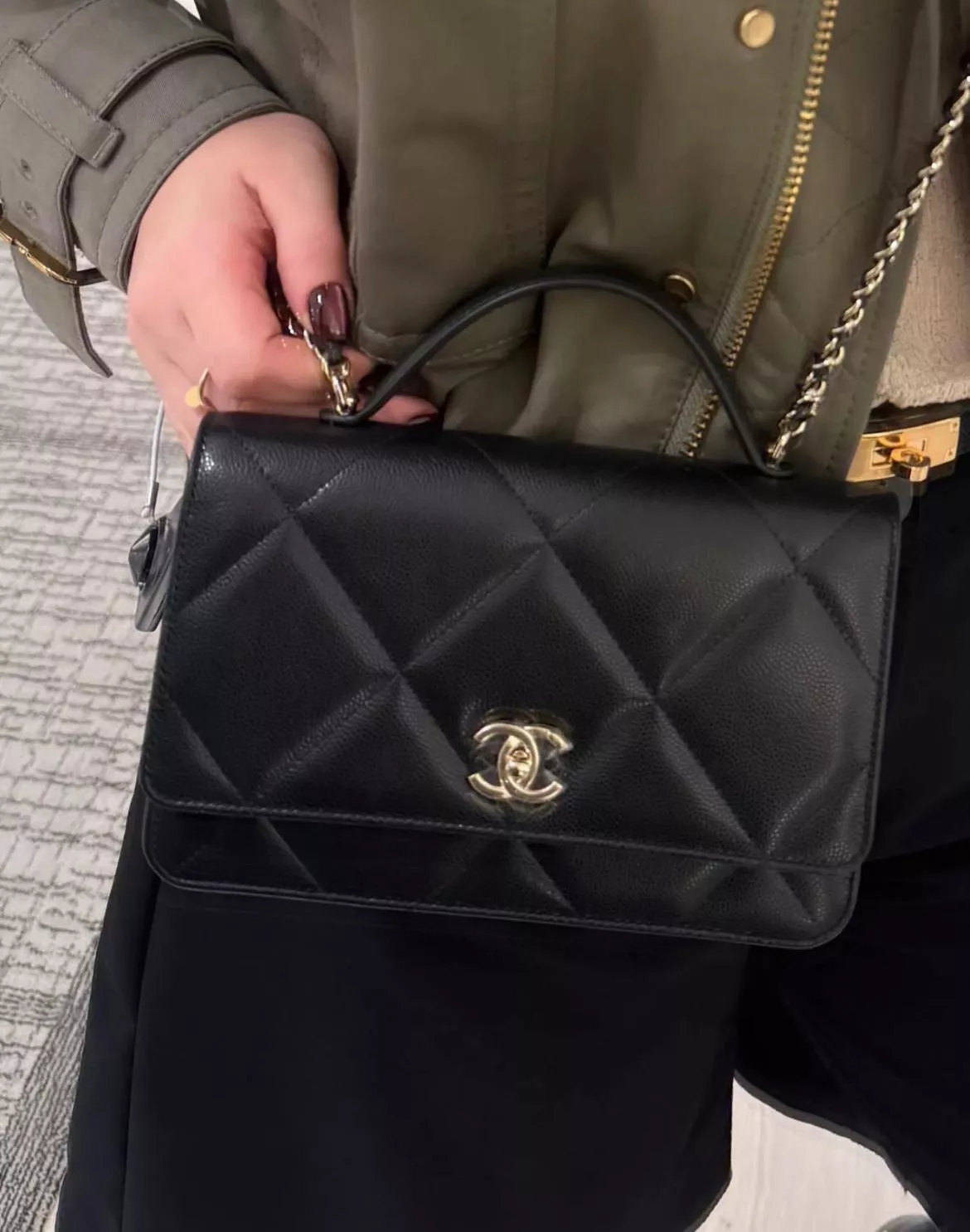 25K 秋冬大菱格 WOC 鏈條包 魚子醬牛皮/黑色/淡金釦 （12×19.3×3.5cm）