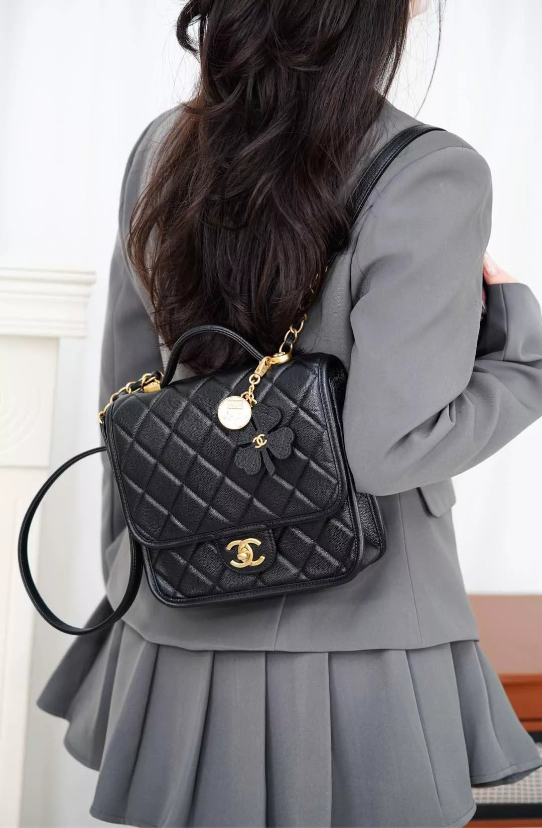 25B 黑色魚子醬牛皮 四葉草系列雙肩包 小書包 小號（22×19.5×7cm）