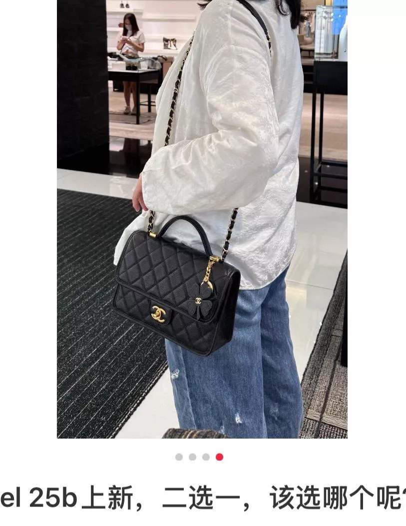 25B 魚子醬牛皮 25B 四葉草金幣郵差包 黑金（22×19.5×7cm）