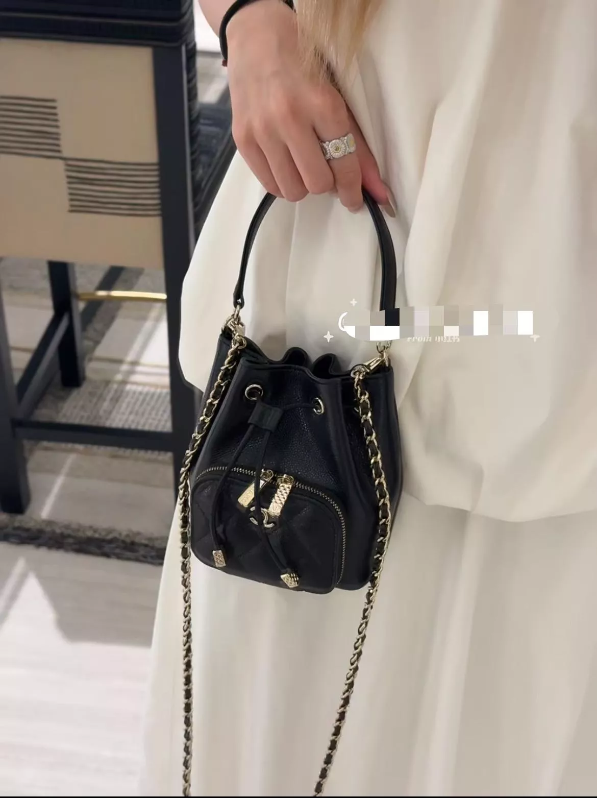 25B mini鏈條抽繩小水桶包 福袋包 黑色/魚子醬牛皮（12.5×10×7.5cm）