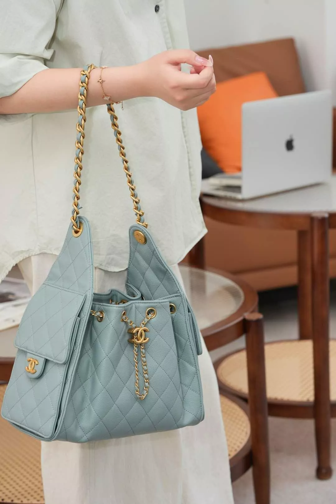 CHANEL 25Bag （小號）・霧霾藍 hobo 抽繩水桶包 30cm