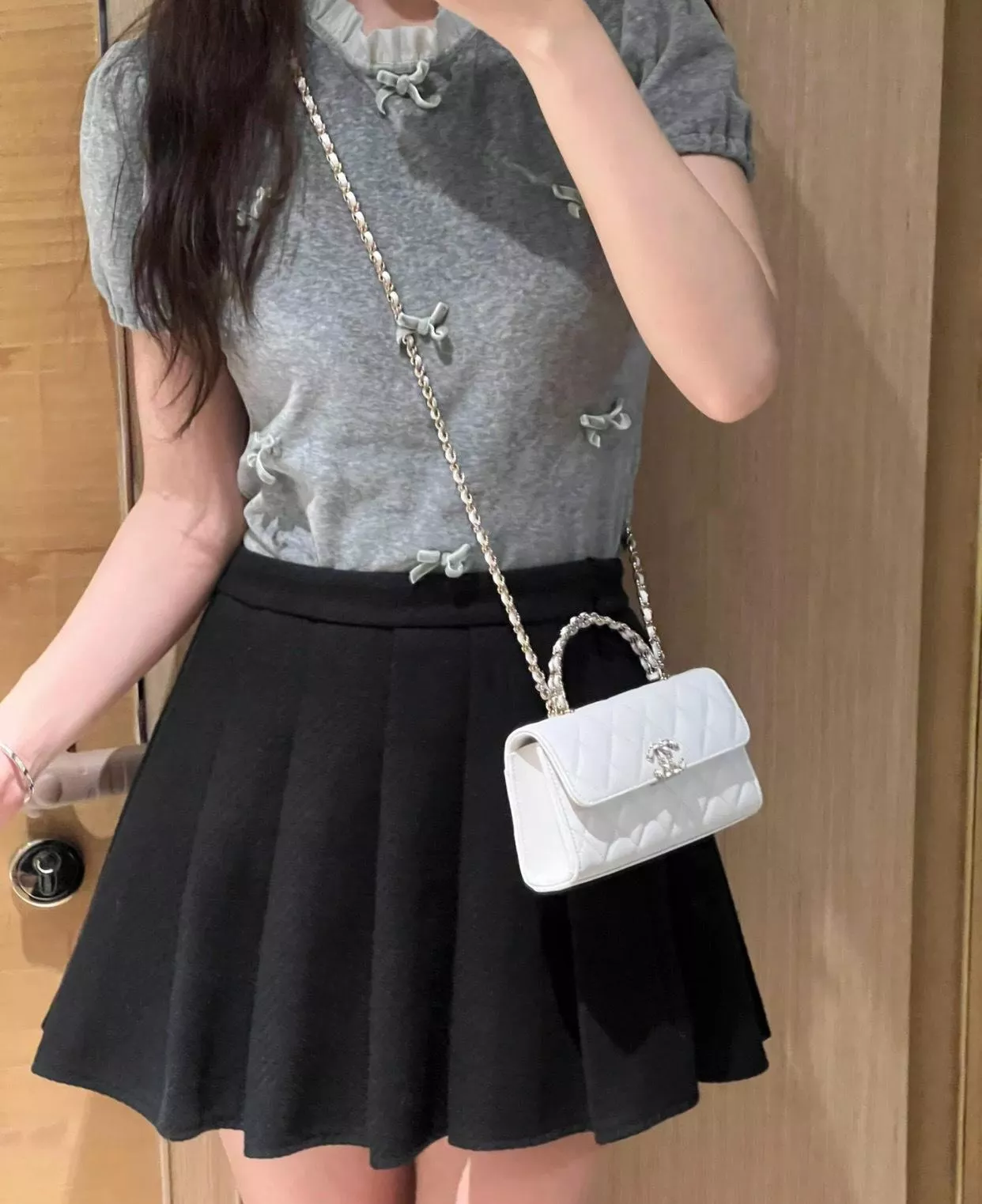 CHANEL 25s Mini Kelly・白色魚子醬牛皮｜交叉手柄款｜10×18×4.5cm