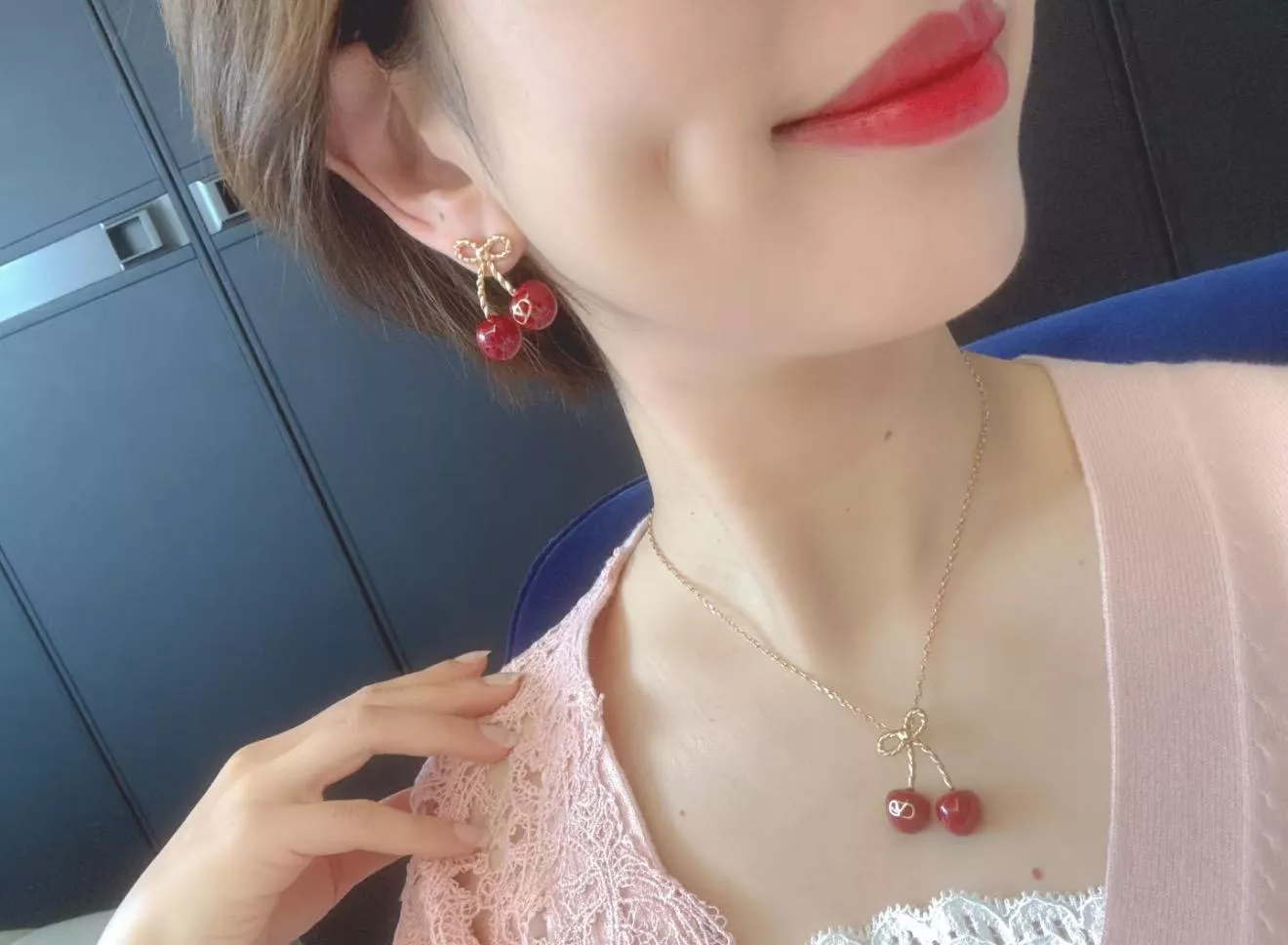 VALENTINO 紅櫻桃項鍊｜復古金×立體櫻桃設計