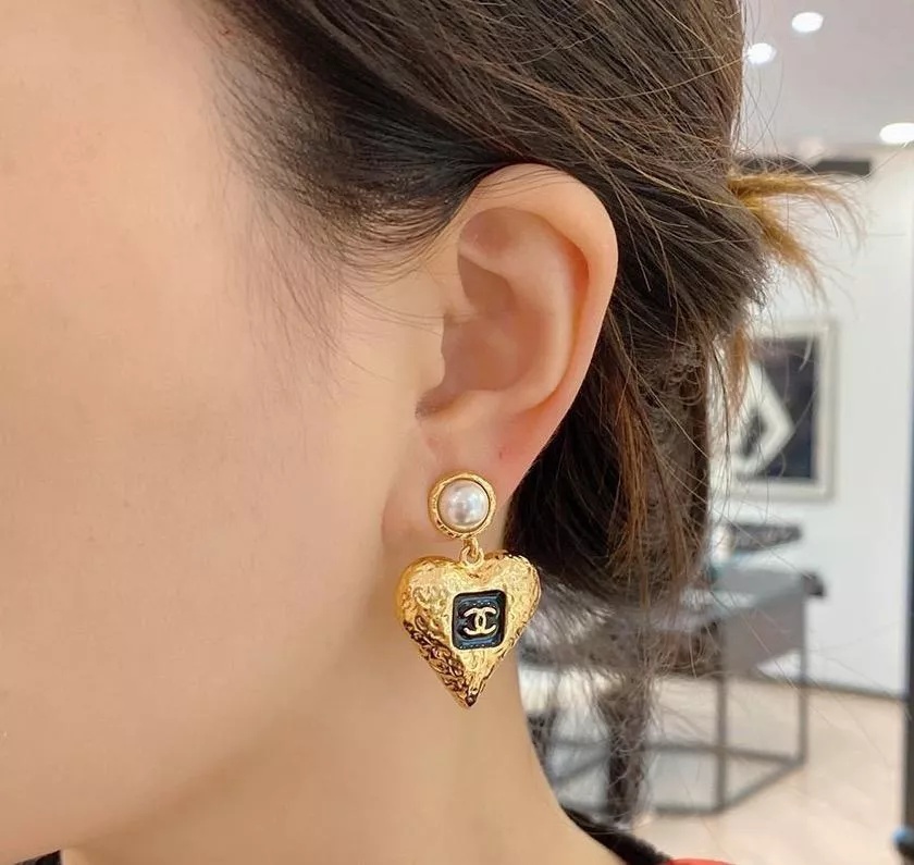 23K珐瑯雙C熔岩愛心耳環（珍珠款）｜黑色／粉色可選