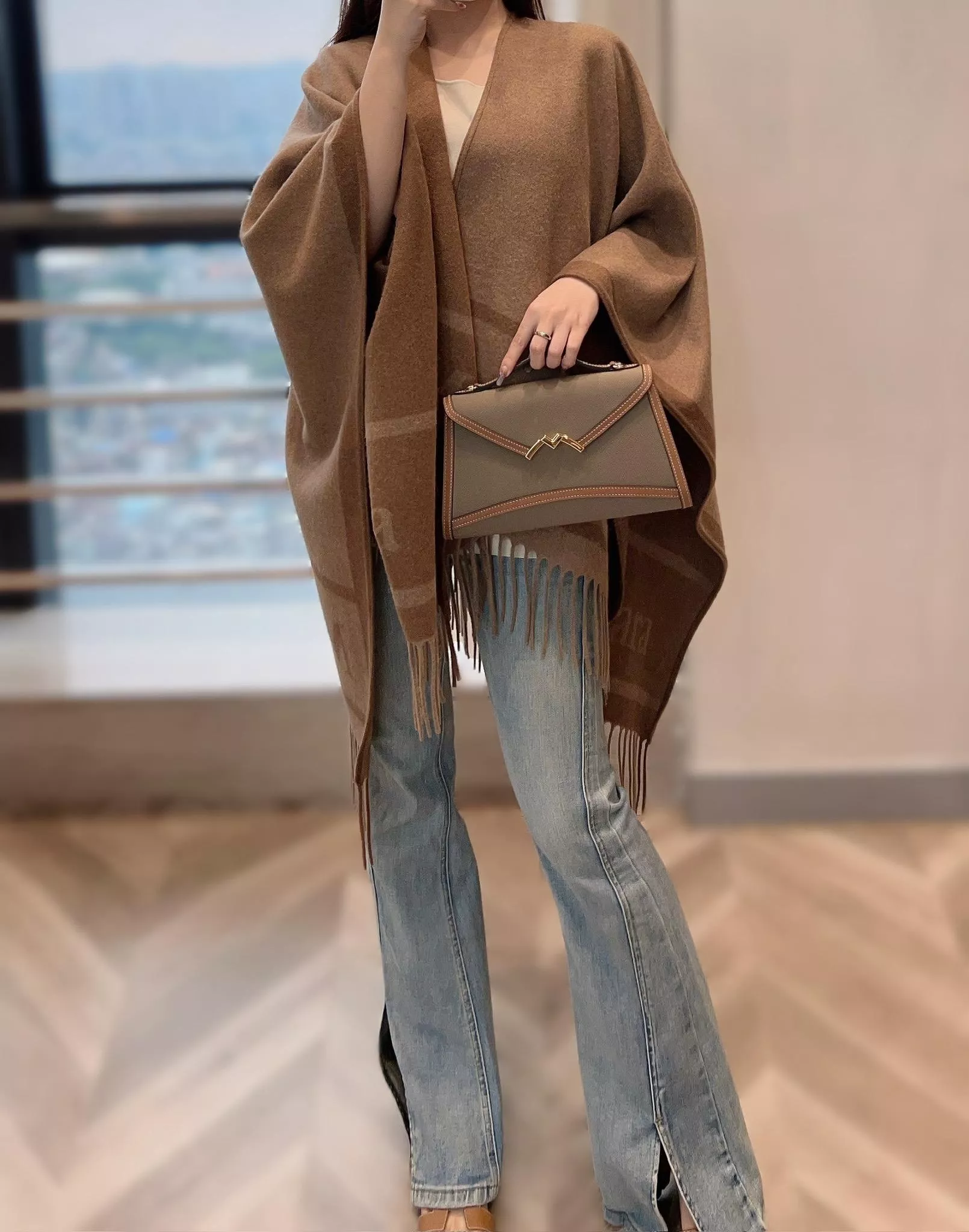 Gabrielle Clutch｜（大象灰拼金棕／金扣） Carat 掌紋牛皮・旋轉 M 扣・26cm（手工縫製｜純銅五金）